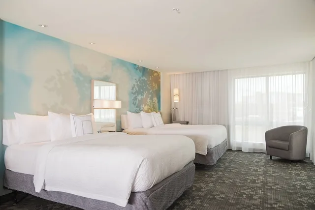Room, 2 Queen Beds, River View, Courtyard Morgantown 1/3
