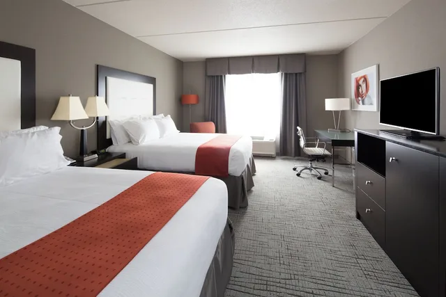 غرفة قياسية بسرير فردي، Holiday Inn Hotel And Suites Davenport 1/1