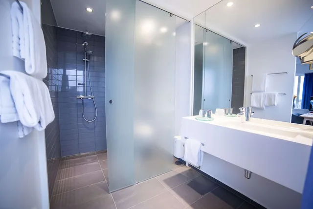غرفة قياسية رباعية بسرير كينج وسرير كوين، Comwell Aarhus Dolce By Wyndham 3/3