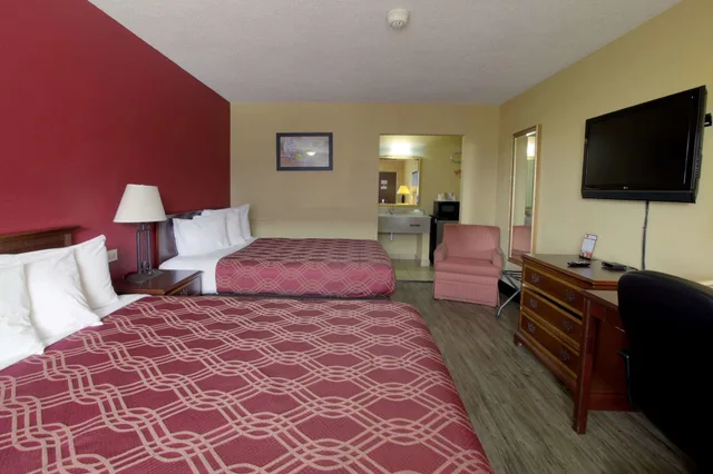 غرفة قياسية بسريرين مزدوجين، Econo Lodge Town Center 2/5