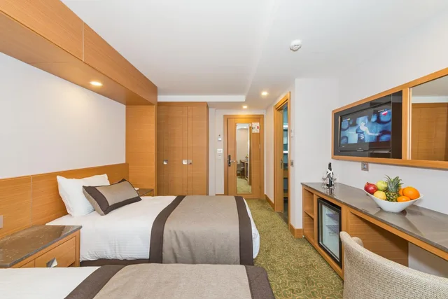غرفة بسرير مزدوج أو سريرين منفصلين، Bisetun Hotel 2/10