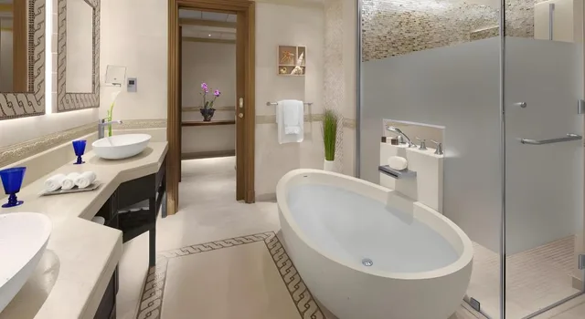 3 Bedrooms, Pool, Villa, Twin Beds, 2 King Beds, Sea View، Banana Island Resort Doha By Anantara 7/7