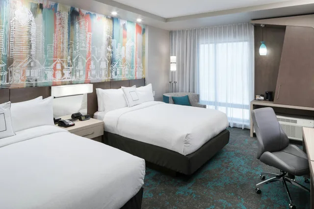 غرفة بسريرين كوين، Courtyard Houston Heights I 10 1/2
