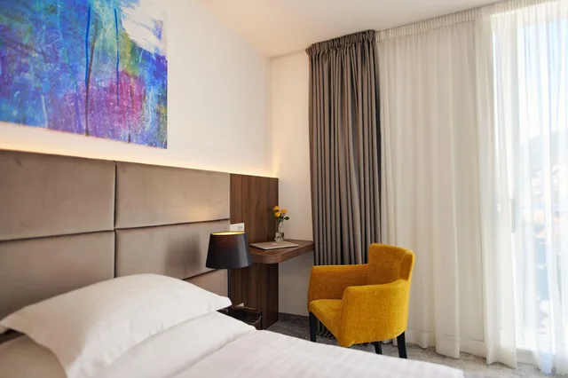 غرفة عائلية ثلاثية بإطلالة على البحر، Paris Hotel 4/6