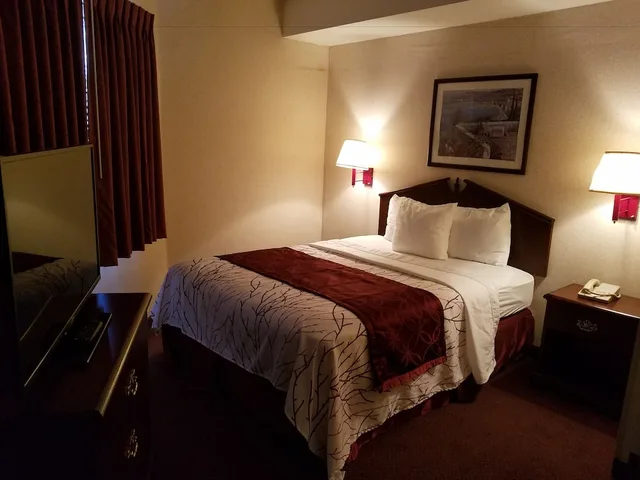 Portland Suites Airport East، غريشام 15/25