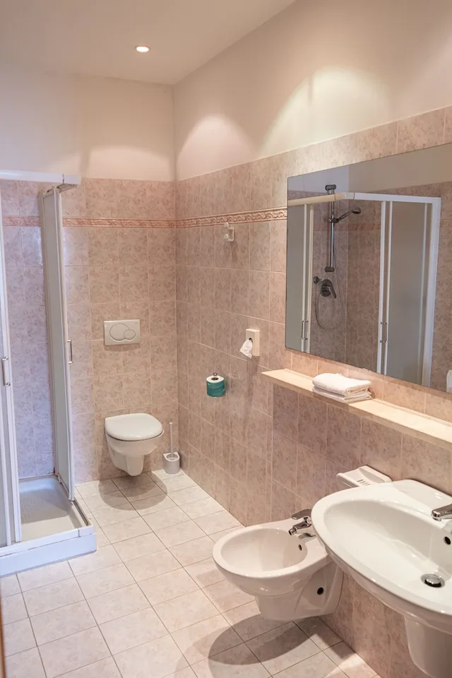 غرفة مفردة، Hotel Umbra 9/11