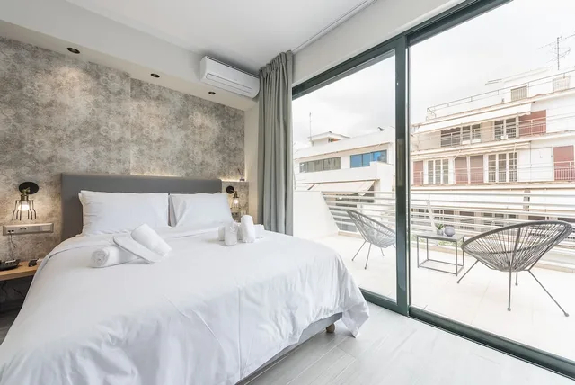 غرفة سوبيريور بإطلالة على المدينة بشرفة، Athens Lights Hotel 1/3