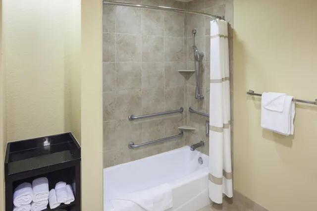 غرفة بسرير كوين، Houston Marriott Energy Corridor 5/5