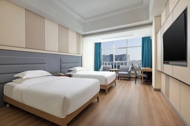 Room, 3 Beds, Mountain View, Ramada by Wyndham Zhangjiajie Tianmen Mountain 3/4