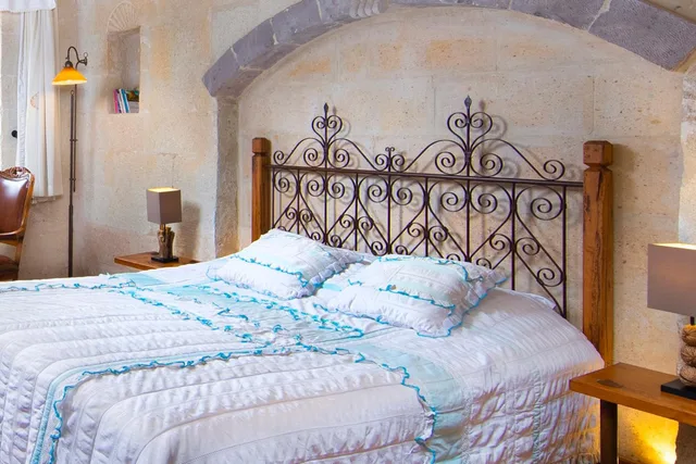 غرفة بسرير كوين، Terra Cave Hotel 5/6