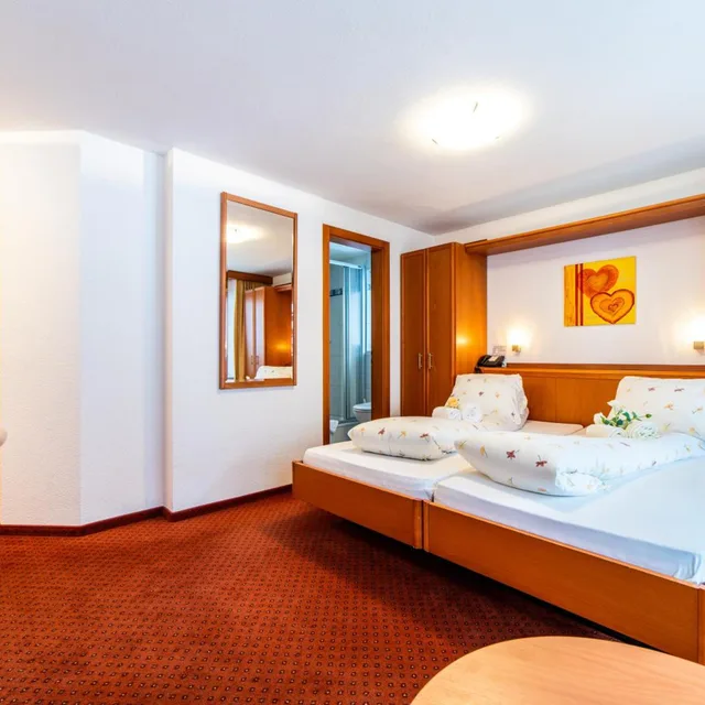 غرفة قياسية بسرير مزدوج، Kristall Saphir Hotel 1/5