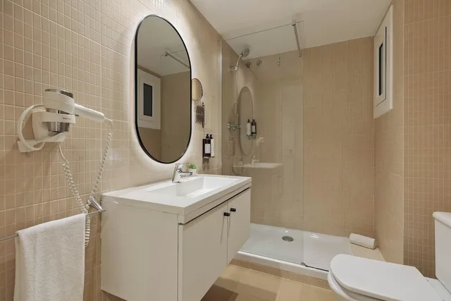 3 Bedrooms, 3 Beds, Sea View, Sofa, Sitges Group San Sebastian Beach 7/10