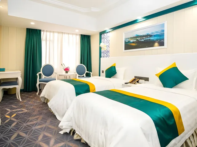 Elegant, Twin Beds، Fu Hua Hotel 2/2