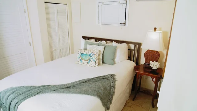 غرفة قياسية بسرير كوين بإطلالة على الحديقة، Coconut Palm Inn 1/5