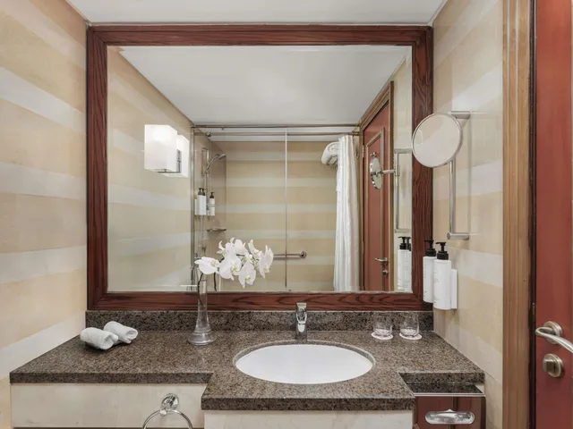 غرفة كلاسيكية بسرير كينج بدون إطلالة، سويس اوتيل المقام مكة(Swissotel Al Maqam Makkah) 10/10