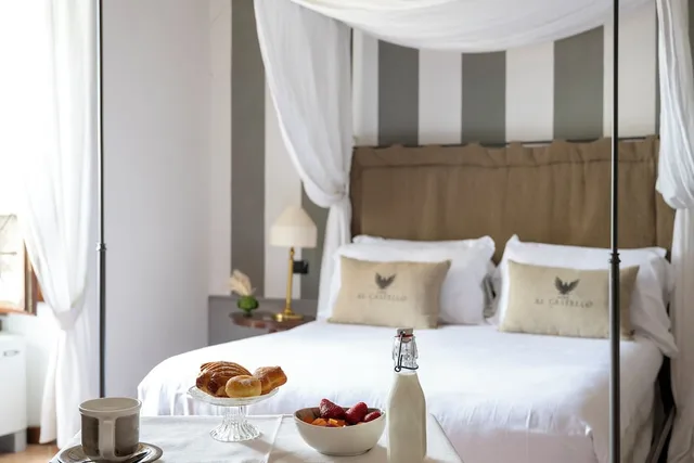 غرفة كلاسيكية رباعية بسرير كينج مع أريكة، Hotel Tenimento Al Castello 5/10