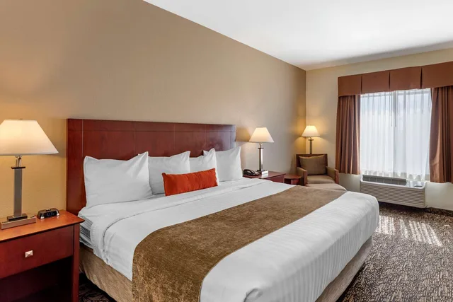 Suite, King Bed, Best Western Plus Boulder Louisville 5/7