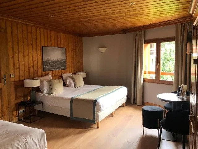 غرفة ثلاثية بسرير كوين وسرير فردي بإطلالة على الجبل، Au Vieux Moulin Hotel And Spa 2/4