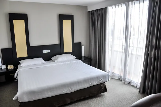 جناح جونيور، Gold Orchid Bangkok 1/3