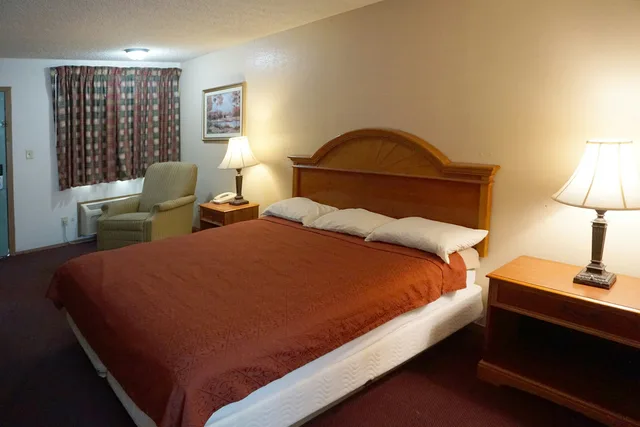 Room, King Bed, Hotel Altus N Main St 2/4
