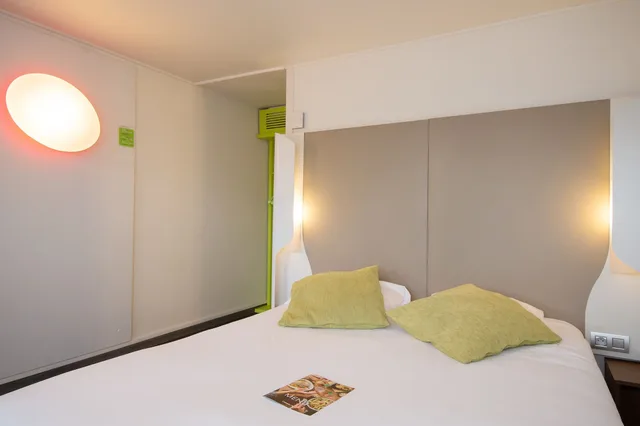 غرفة قياسية بسرير مزدوج، Hotel Campanile Reims Sud Bezannes 2/4