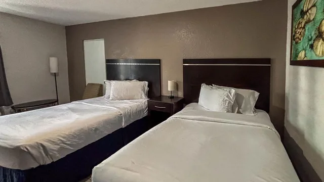 2 Queen Beds - Mobil Access Tub Nsmk Micfridg، Motel6 Altamonte Springs, FL 6/10