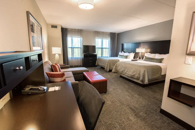 جناح استوديو بسريرين كوين بمطبخ، Staybridge Suites Albany Wolf Rd Colonie Center 2/3