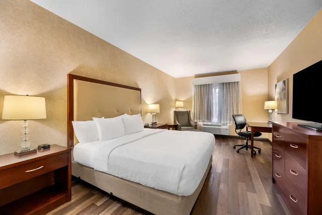 غرفة بسرير مزدوج، Best Western Plus Abbey Inn 2/4