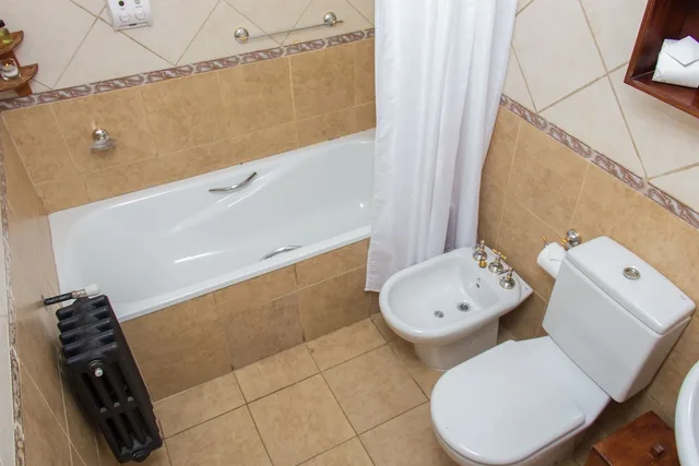 Lago, Superior, Triple, 1 Queen and 1 Single Bed، KOI AIKEN 2/2