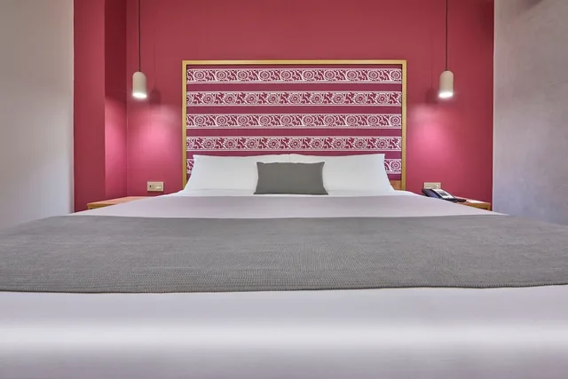 Room, Queen Bed, City Centro by Marriott Oaxaca 1/4