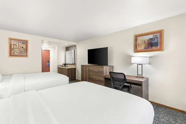 غرفة بسريرين كوين، Best Western West Towne Suites 2/5