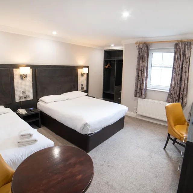 غرفة قياسية ثلاثية، Hibernian Hotel Leisure Centre 2/5