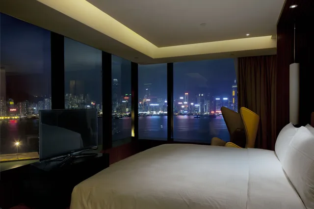 Harbor, Club 80, Suite, King Bed, Club Lounge Access, Hotel ICON 1/2