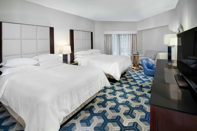 غرفة بسرير مزدوج، Sheraton Eatontown Hotel 2/5
