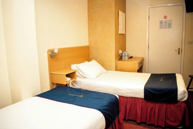 غرفة قياسية بسريرين منفصلين، Royal Square Hotel - NEC & Birmingham Airport 4/6