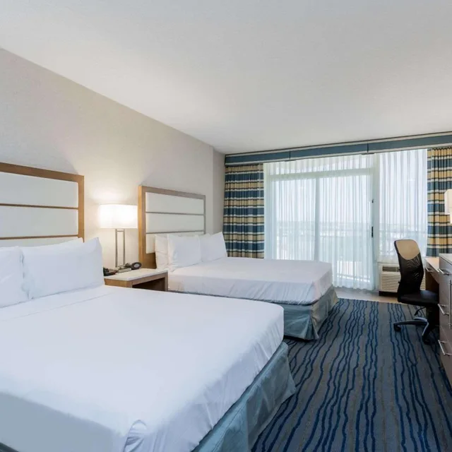 Room, 2 Queen Beds, Ocean Front, Pet Friendly, Accessible، Wyndham Virginia Beach Oceanfront 4/6
