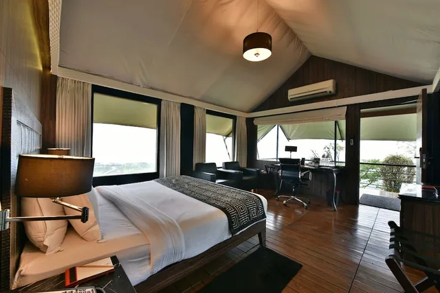 Resort, Camp, King Bed، Della Resorts 4/6