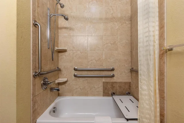 Standard, King Bed, Accessible, Best Western Bastrop Pines Inn 7/7