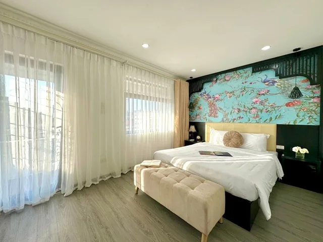 جناح جونيور بسرير كوين بإطلالة على المدينة بشرفة، Hanoi Elpis Hotel 1/2