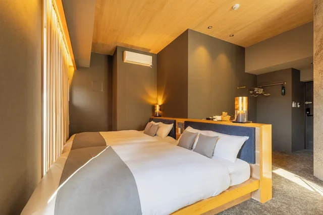 غرفة أساسية بسريرين مزدوجين مع أريكة، HOTEL TOMOS ASAKUSA 3/6