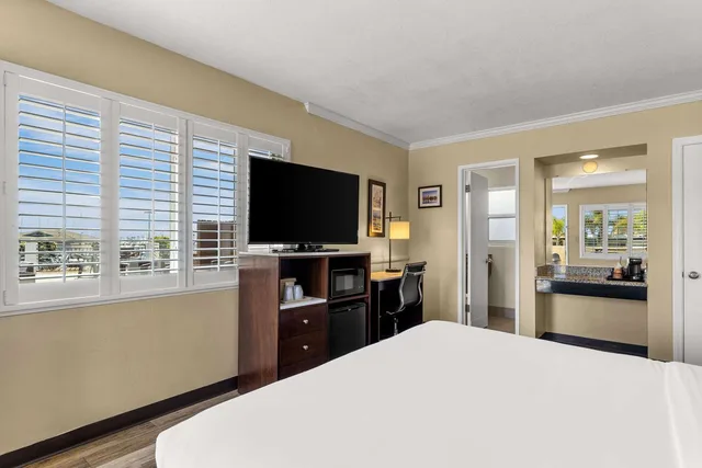 غرفة بسرير كينج، Comfort Inn San Diego Airport At The Harbor 1/3