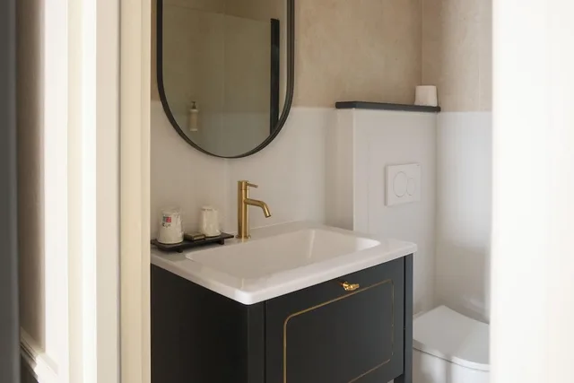 Junior Suite, Queen Bed, Harbour View, Sofa, Bathtub, Best Western Le Cheval Blanc 2/2