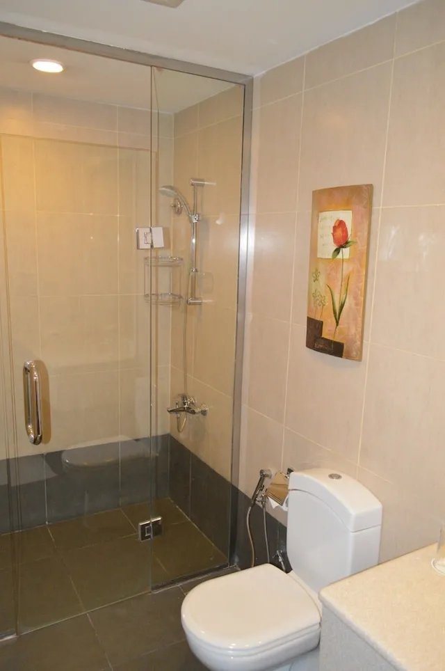 Executive, Suite, King Bed, Golden Tulip Hotel 7/10