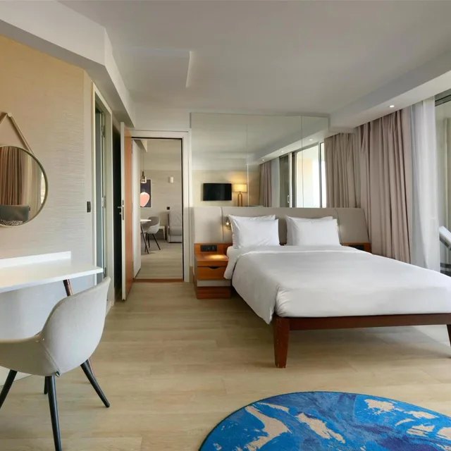 Junior Suite, Bay View, Terrace, RADISSON BLU NICE 2/3