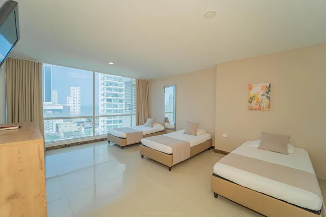 غرفة سوبيريور عائلية بإطلالة جزئية على البحر، La Gran Via Hotel 3/10