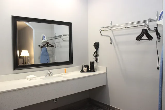 جناح ديلوكس بسريرين كوين، Paris Inn Suites 7/8