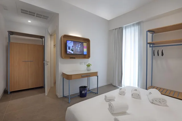 غرفة قياسية بسرير مزدوج في الطابق الأرضي، M F Hotel 7/10