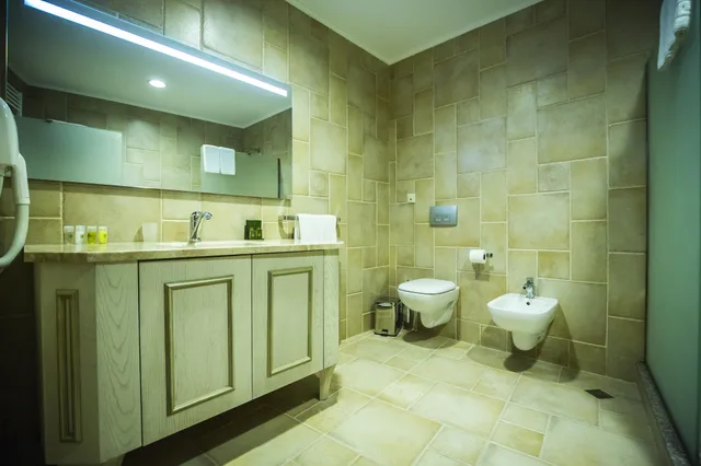 جناح بسرير كينج بشرفة، Colosseum Marina Hotel Batumi 2/3