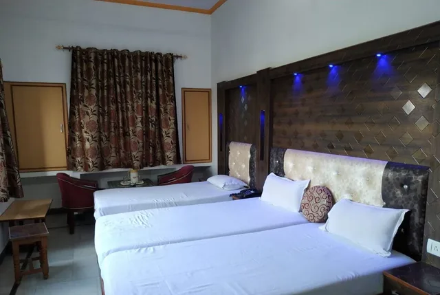 Standard, King Bed, TAJ PLAZA HOTEL 5/10