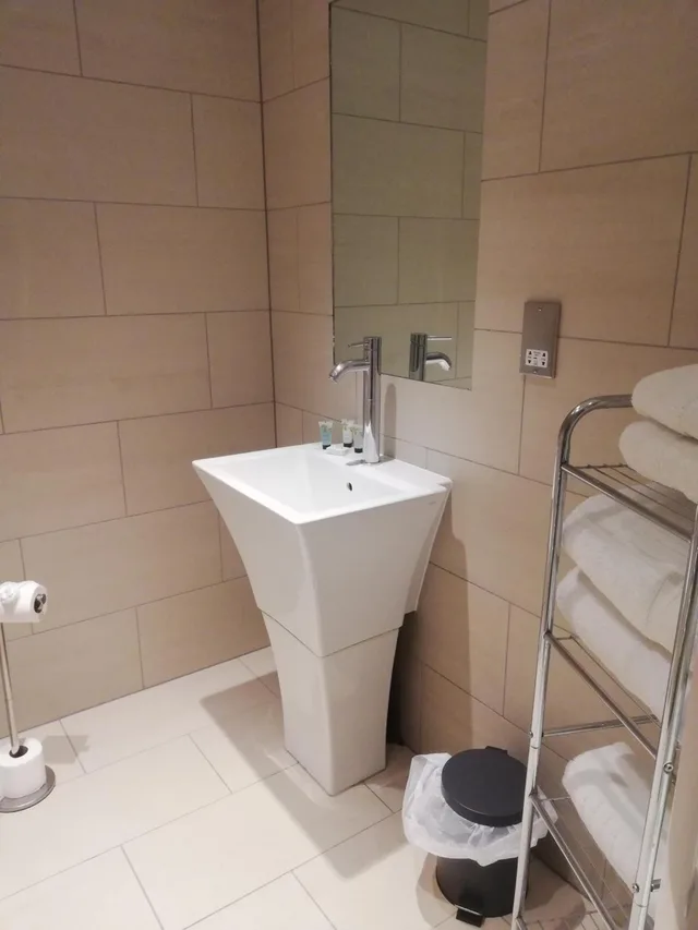 جناح بحوض استحمام، CBH Cliff Hotel 6/8